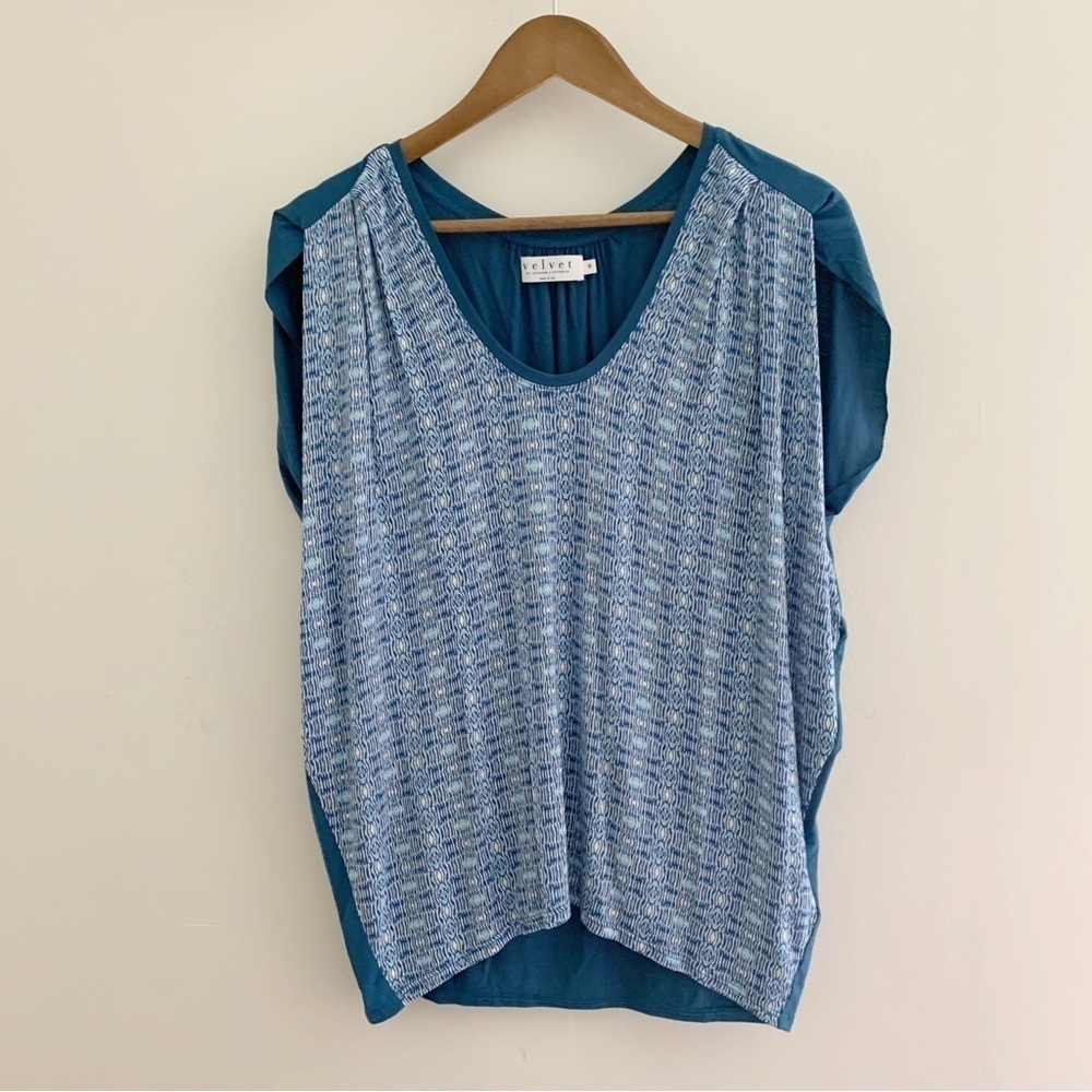 Velvet by Graham & Spencer Teal Printed V Neck Top Small